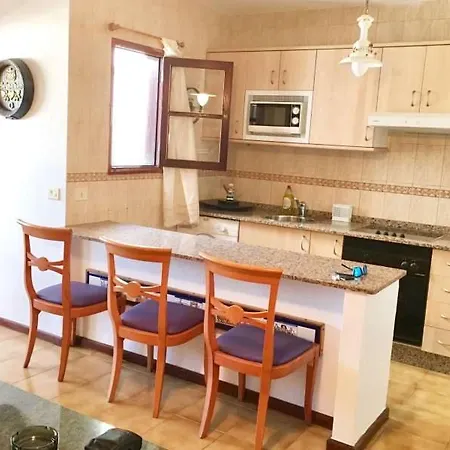 Puerto Del Carmen Sleeps 6 Pool Wifi Appartamento
